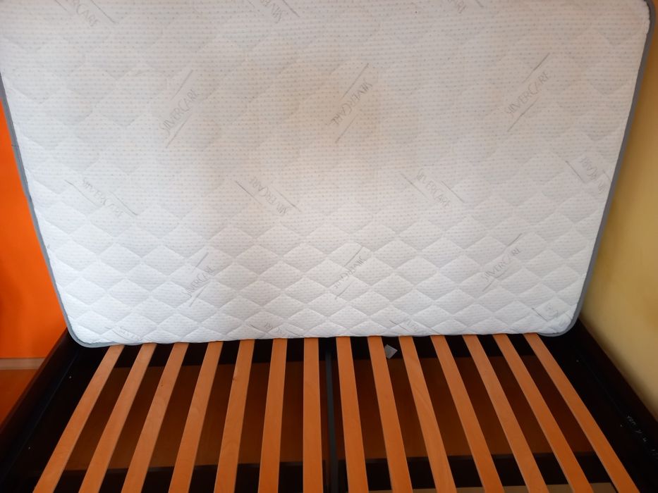 Спалня с подрамка и матрак