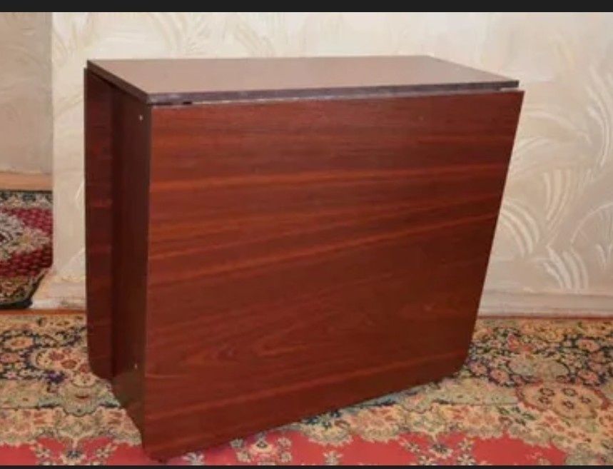 Продам стол книжка