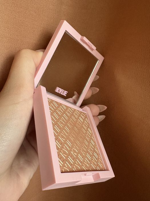 Хайлайтър Kylie Jenner 080 salted caramel