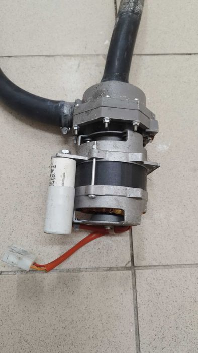 Трифазна водна помпа