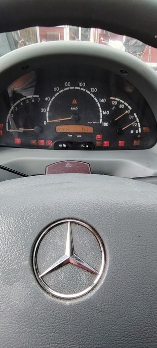 Utilitara mercedes nr 1