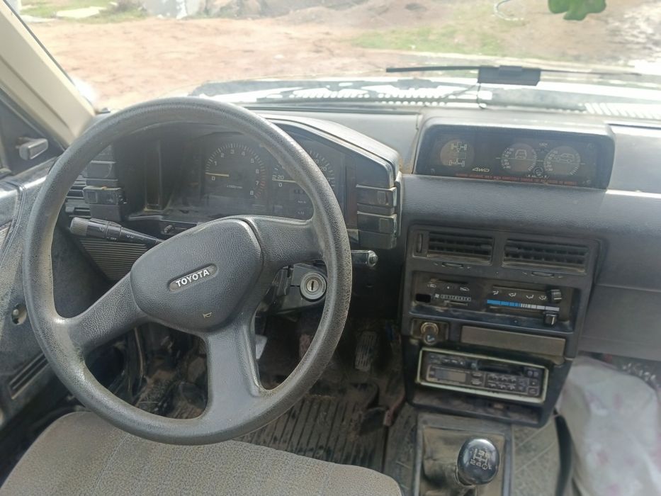 Тойота 1.5 сатылады