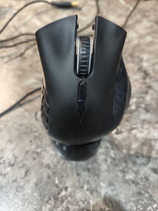 Продам безпроводную мышь razer naga epic