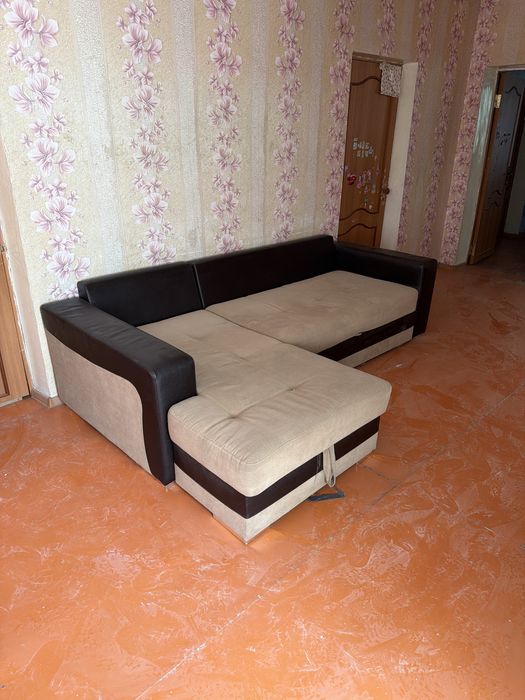 Мебель диван, стол, кровать