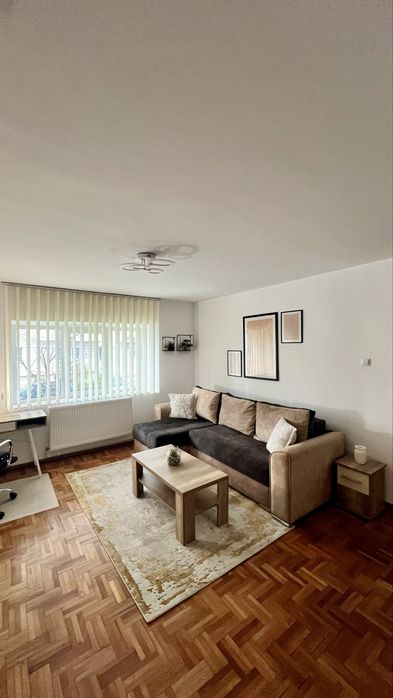 Proprietar inchiriez garsoniera