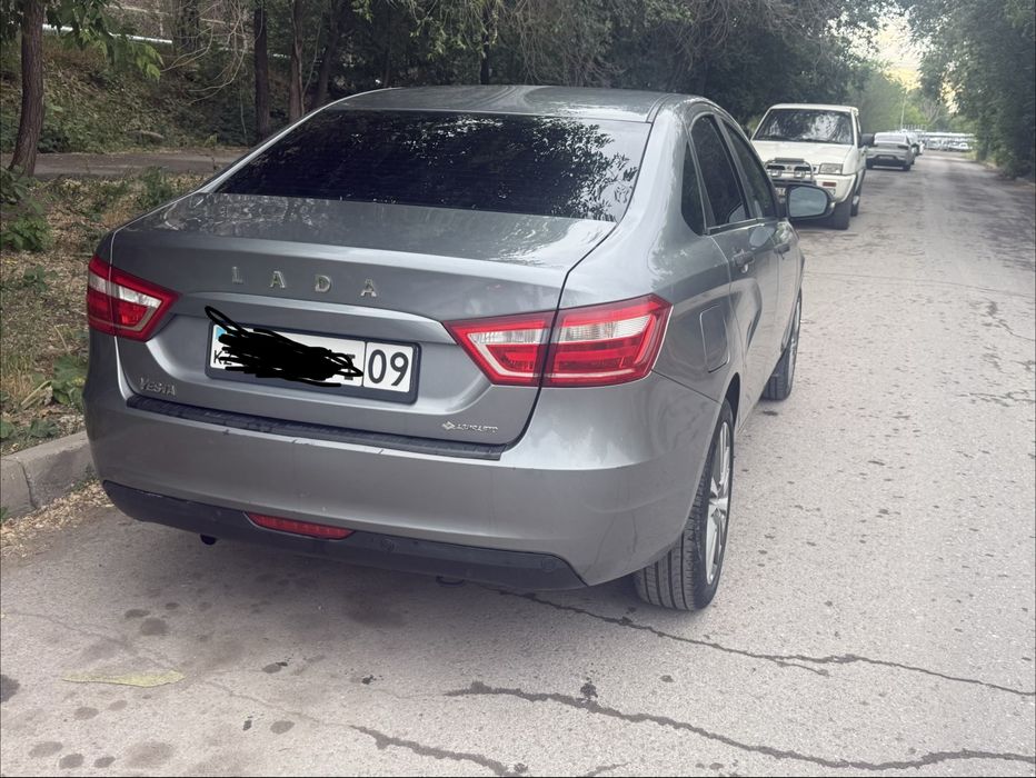 Лада веста 2018 год