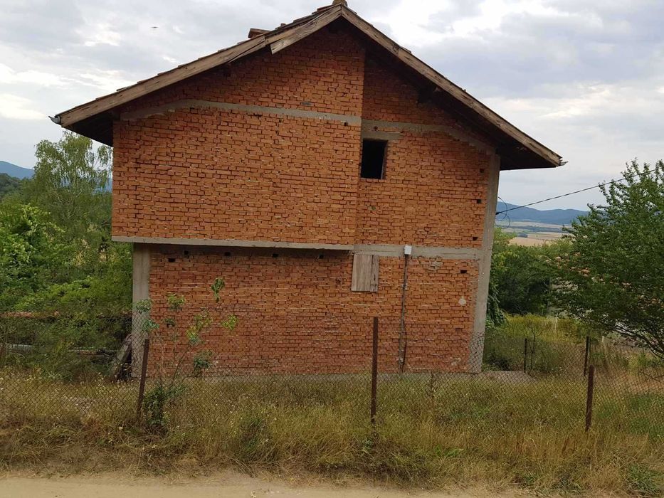Продава къща в с. Стъргел