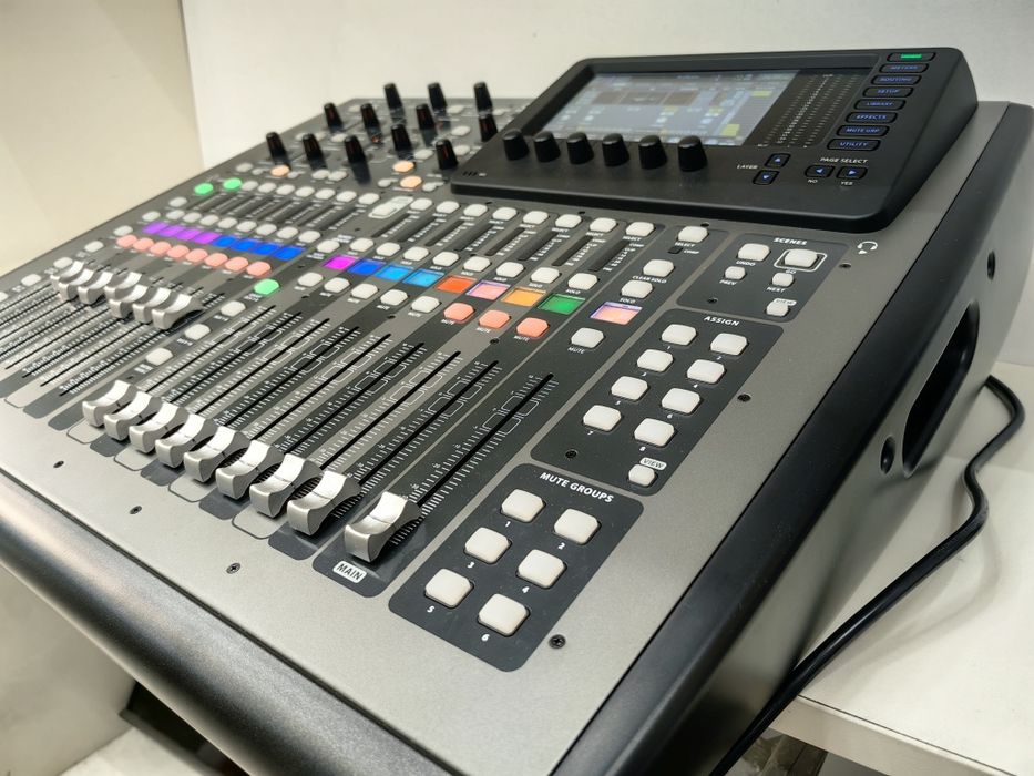 Хб! Дигитален аудио миксер Behringer X32 COMPACT Гаранционна.