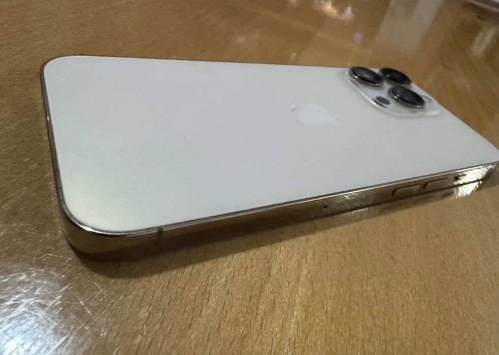 Iphone 13 pro white gold