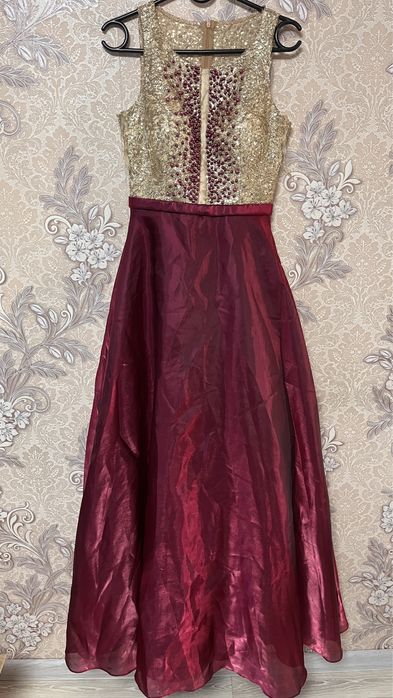 Көйлектер сатылады