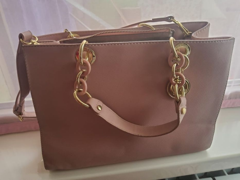 Сумка в пудровом цвете