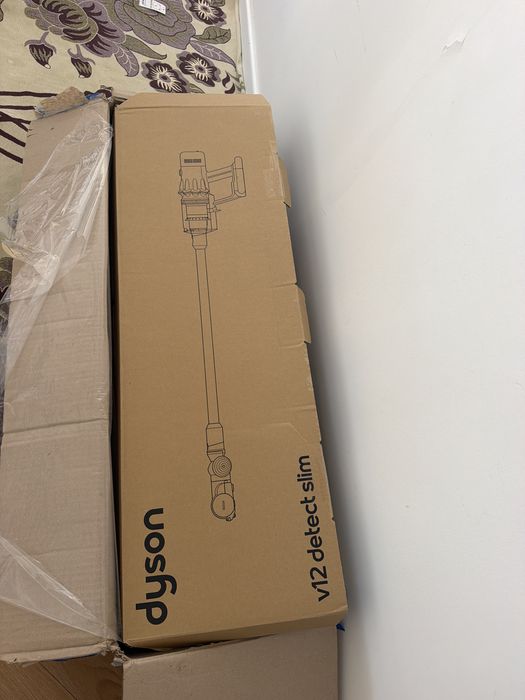 Dyson v12 Detct slim Золотистый