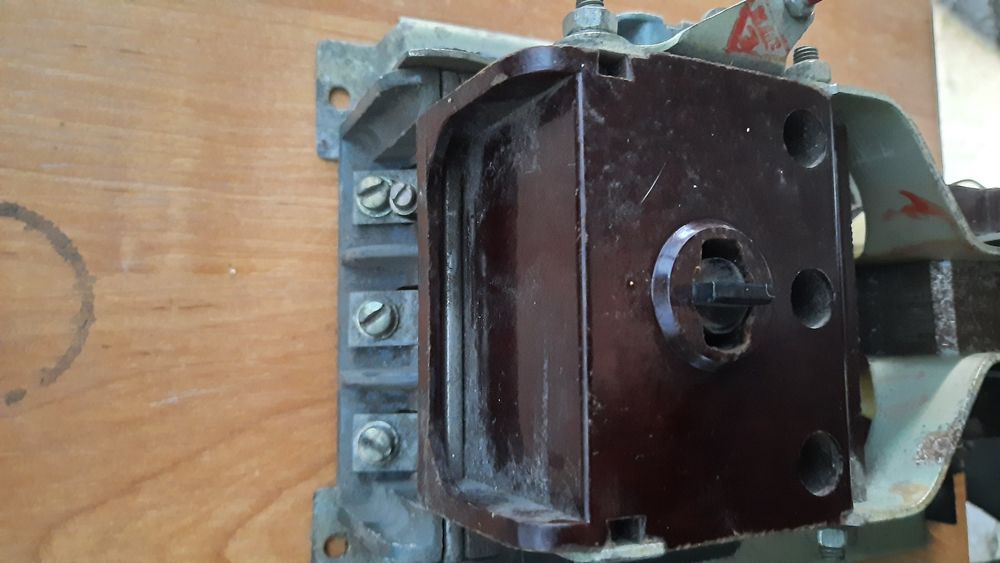 Продаю пускатель магнитный марки ПАЕ