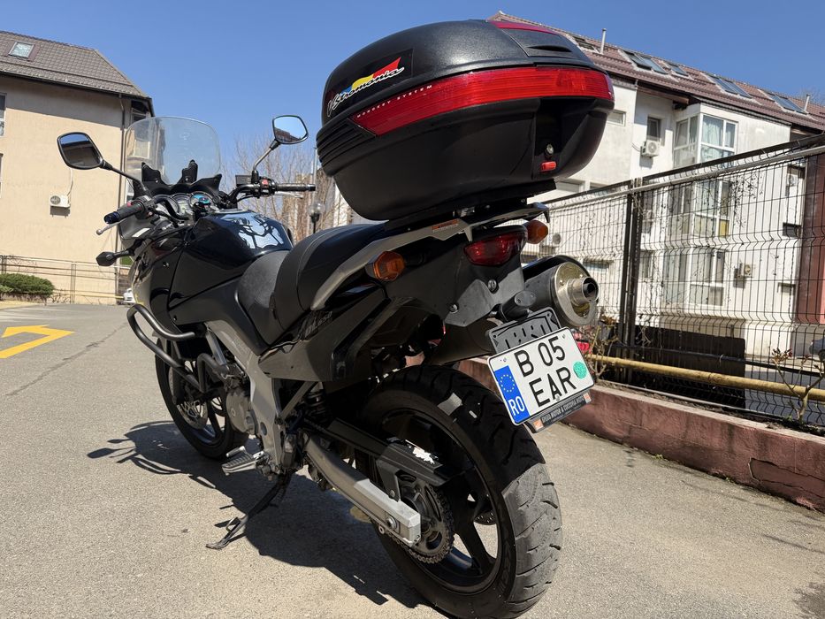 Suzuki V-Strom DL650 din 2004