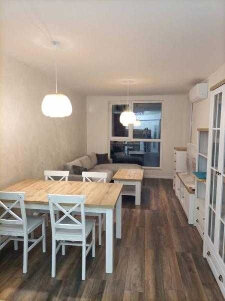 Стилно обзаведен двустаен апартамент в центъра на града