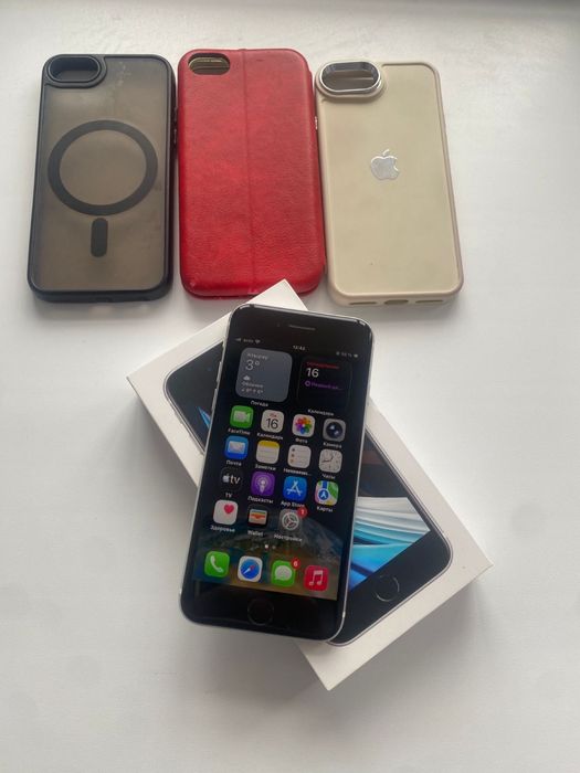 Айфон SE хорошем состояания