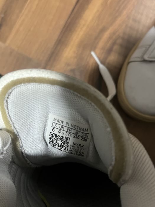 Кроссовки адидас,оригинал