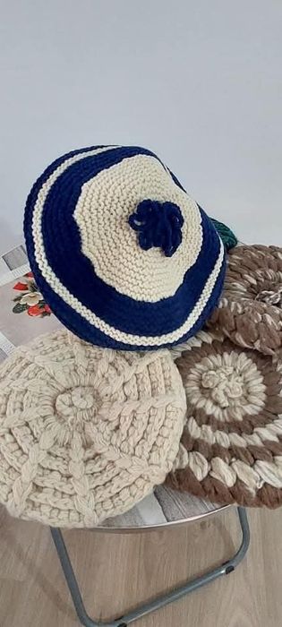 Шапки и каскети.