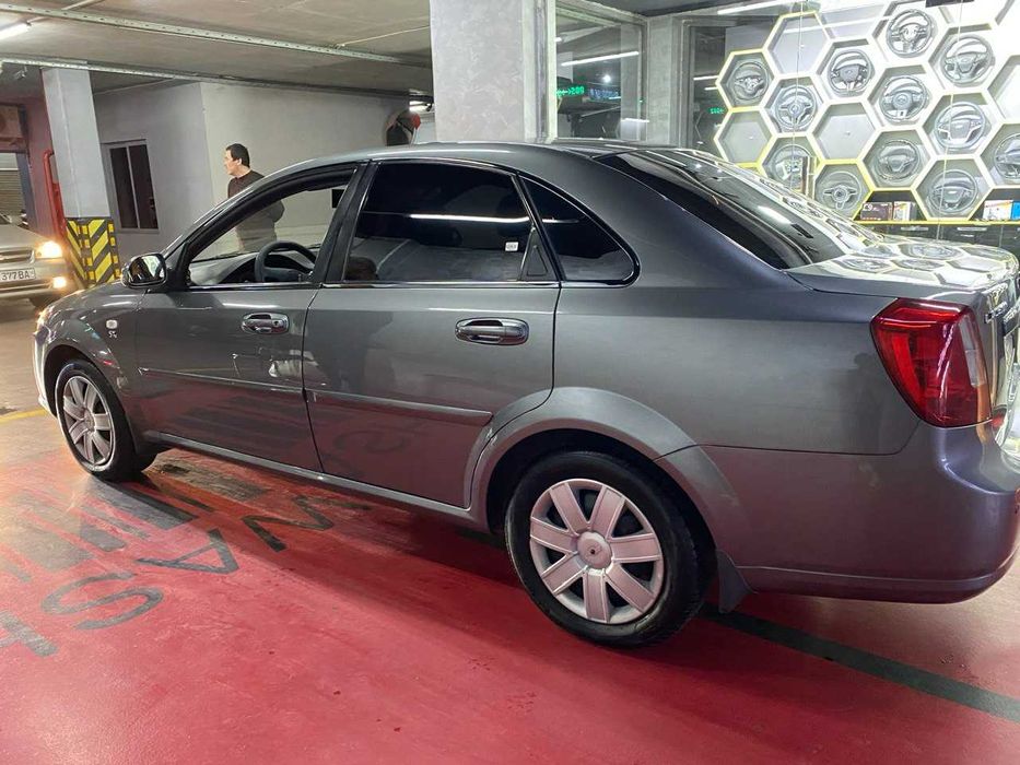 Chevrolet Lacetti, 1 позиция Газ-бензин 2015 года