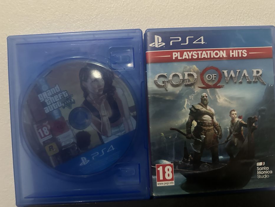 Vând ps4 slim-1300 lei si 7 jocuri 700 lei(100 lei/joc)