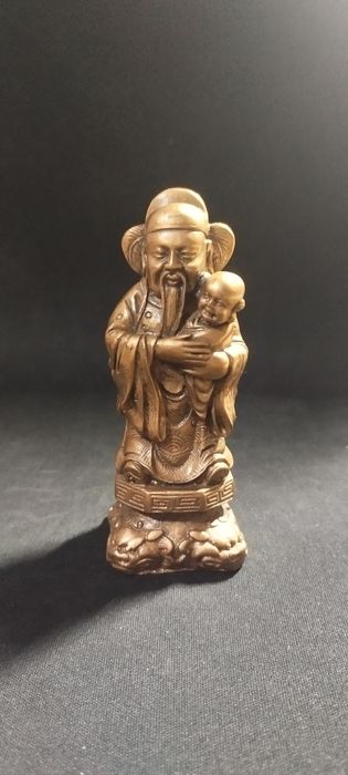 Статуэтки "три звездных старца"  высота статуэтки 10см.