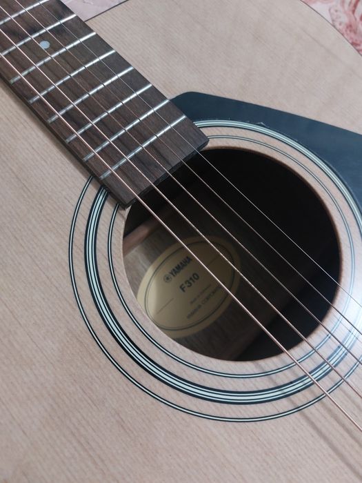 Yamaha F310 — акустическая гитара
