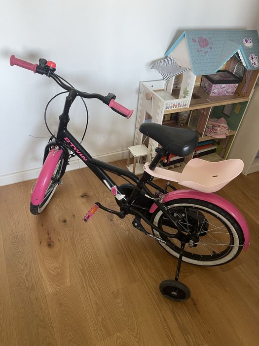 Bicicleta cu roti ajutatoare