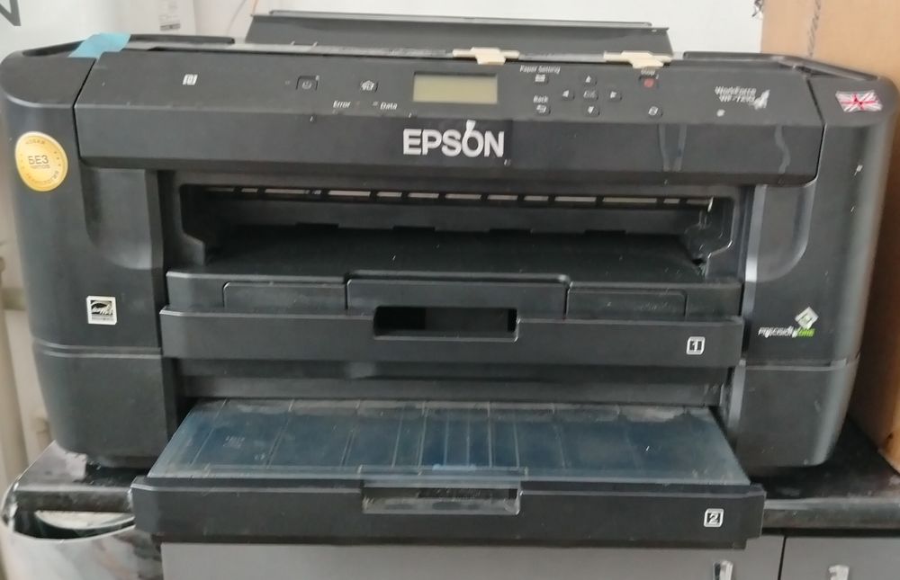 Продам принтер на запчасти