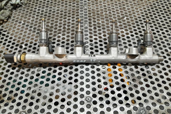 RAMPA INJECTOARE 05E133320 05E133320 Skoda Octavia 4 [2019 - 2024] Co