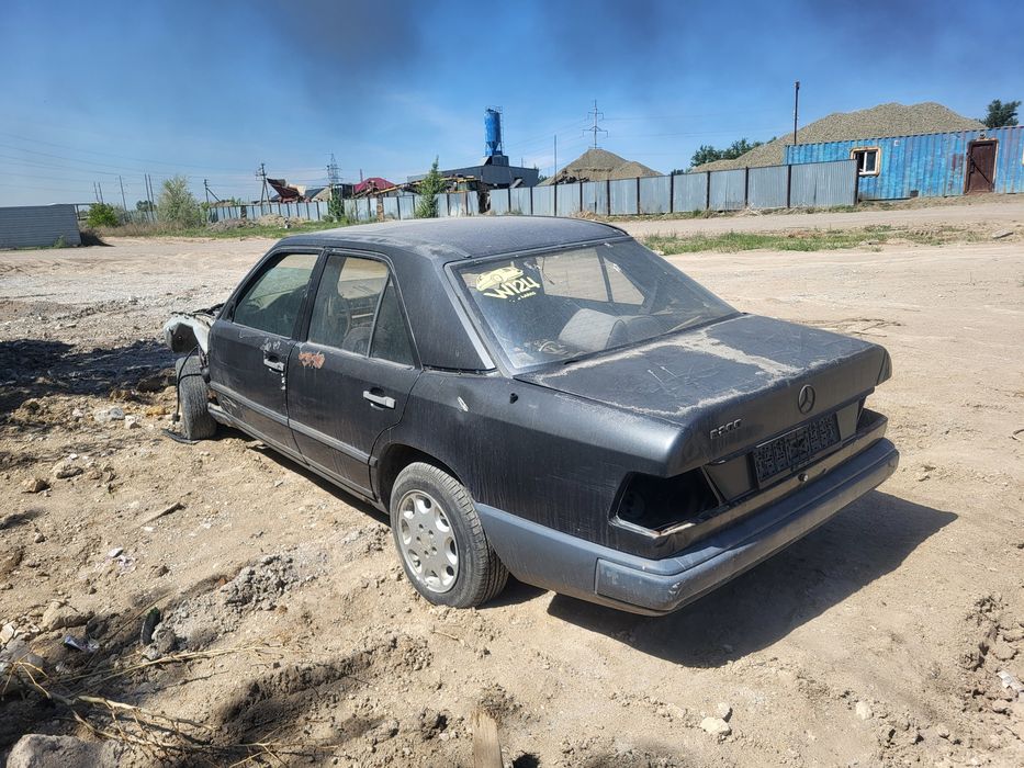 Продам 124 мерседес