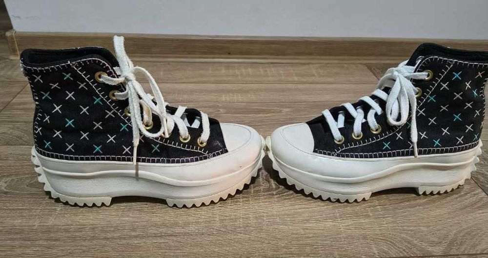 Converse mărimea 35,5
