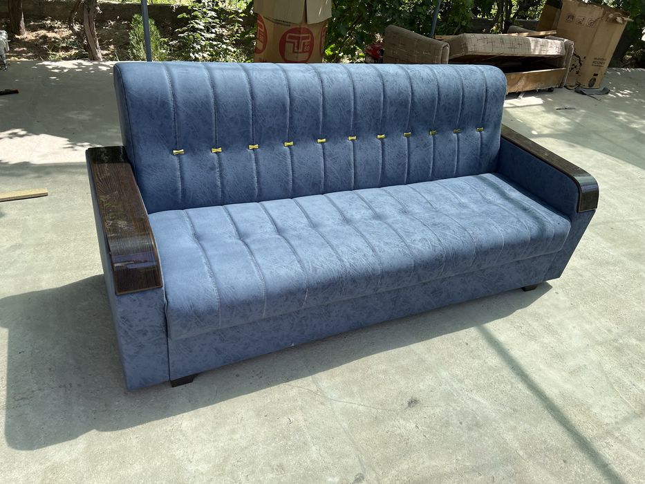 Divanlar sotiladi hammasi yangi ishlatilmagan !