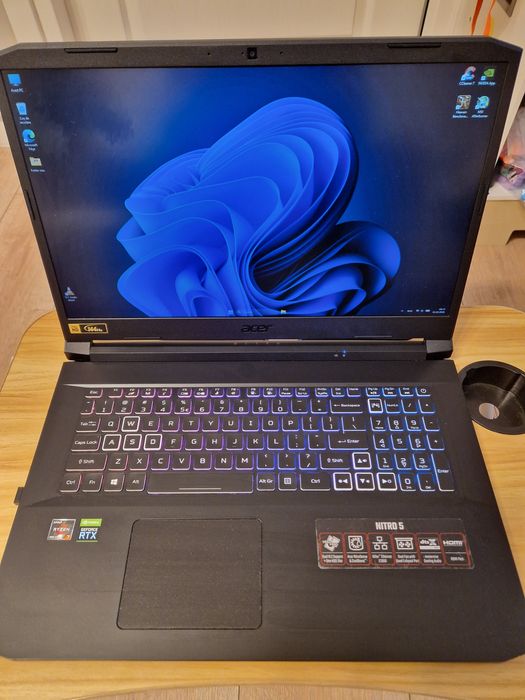 Vând laptop 17.3 inch, Acer Nitro 5, Ryzen 5800h, 32 GB RAM, RTX3060