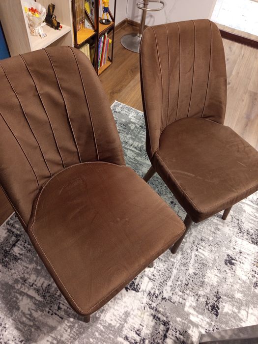 Столове кафяв цвят