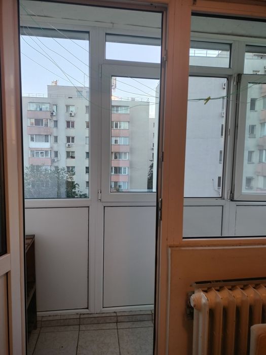 Închiriez apartament
