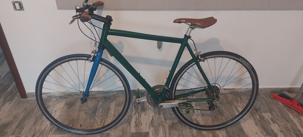 Bicicleta  roti inguste