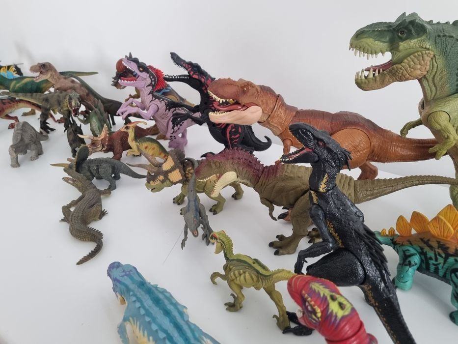 Продам коллекцию динозавров