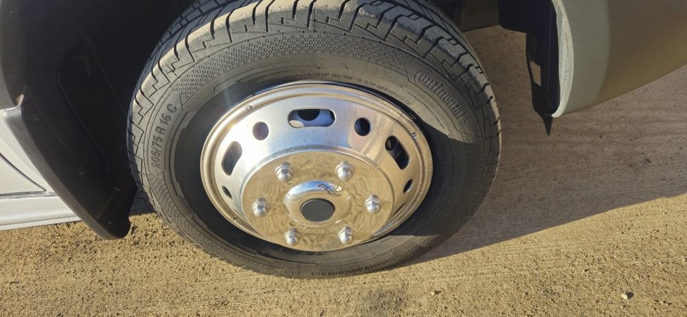 Vand amvelope noi continental