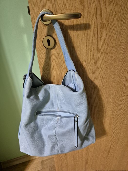 Светлосини кожени чанти