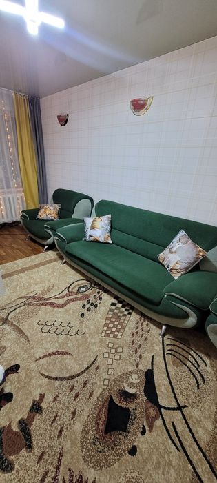 Диван и два кресла . Раскладной диван