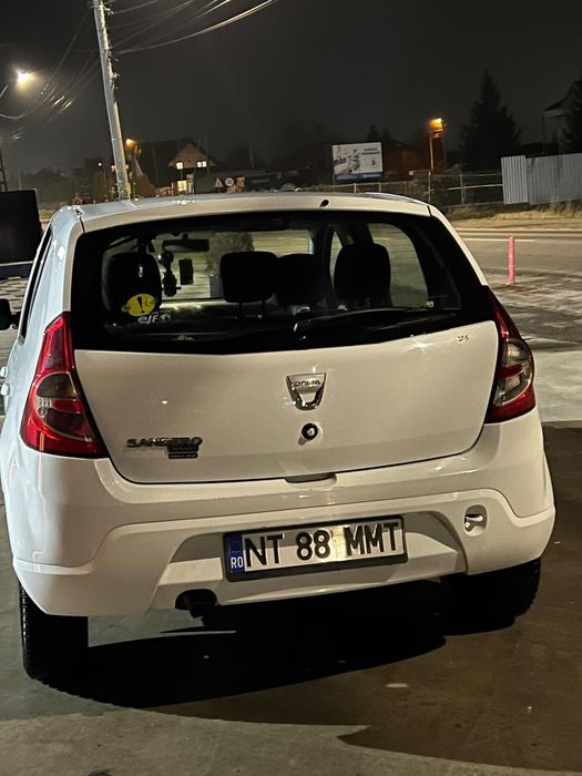 Vand Dacia Sandero 2010
