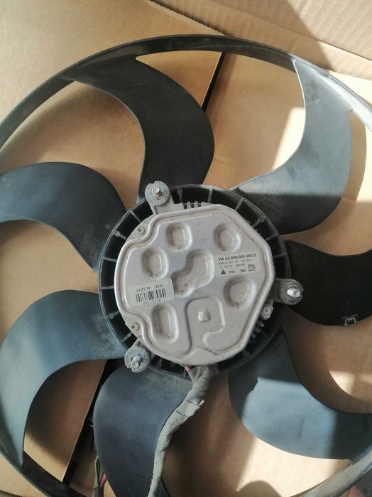 Ventilator radiator Skoda Rapid