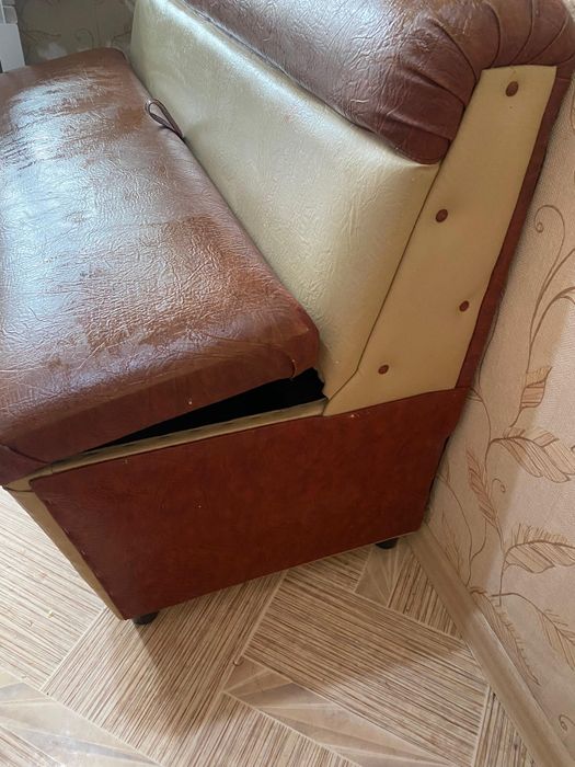 Продается кухонный диван и стеллаж