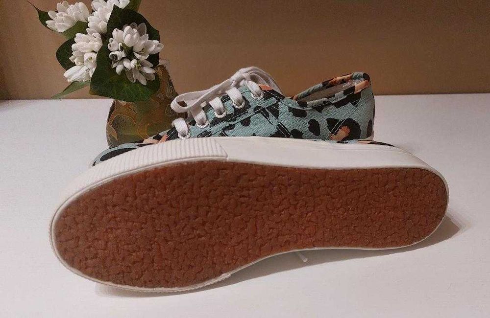 Teniși damă Superga nr 37 ( 23,3 cm interior )