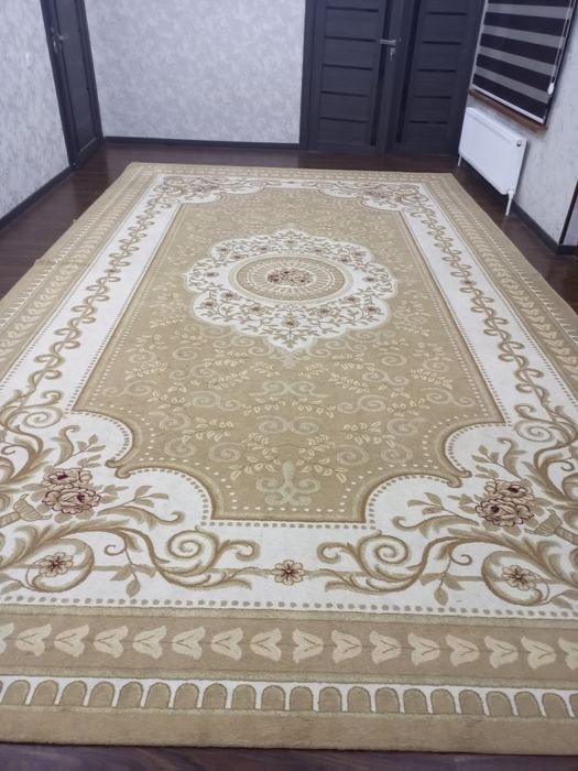 Gilam sotiladi yangidek ishlatlgan sulola brendidan 5/3metr  ayb yoq