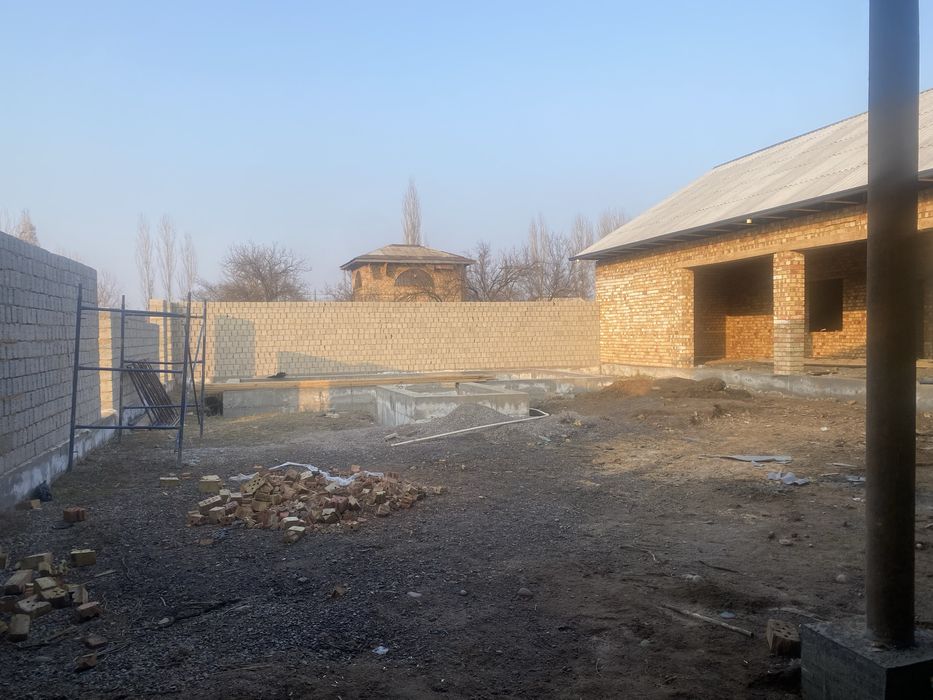 Dacha Karabka xolata sotiladi pishgan g’ishdan