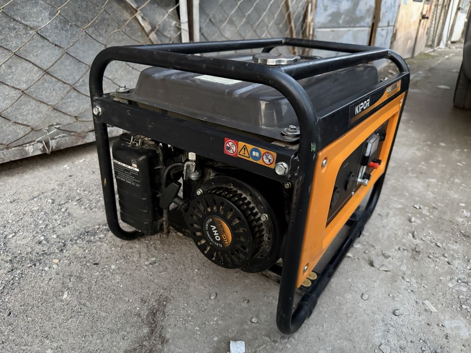 * KIPOR 2500 бесшумный! бензиновый генератор-движок почти новый