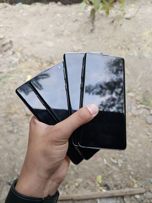 Samsung Galaxy S10 Plus duos. IME o'tkan. OzU 8/128 GB.
