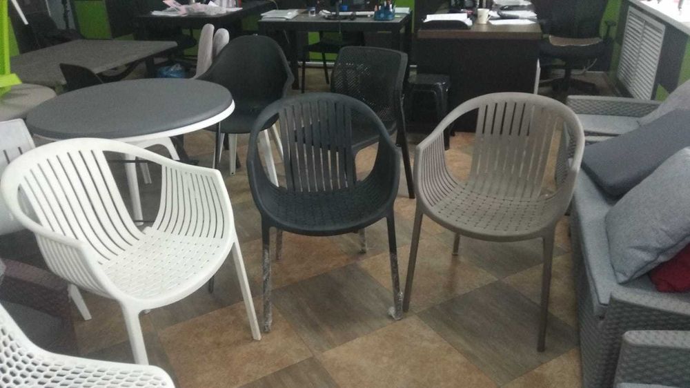 Садовые стулья ,диваны,столы