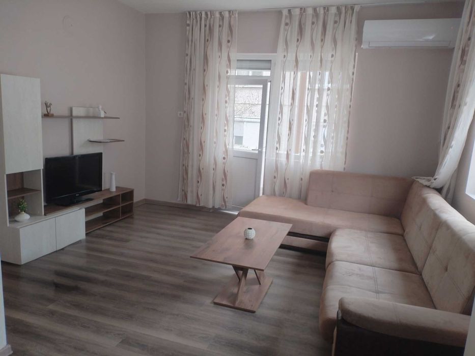 Дава се под наем Етаж от къща в Асеновград - 160 кв.м за 598.23 € - Снимка #8